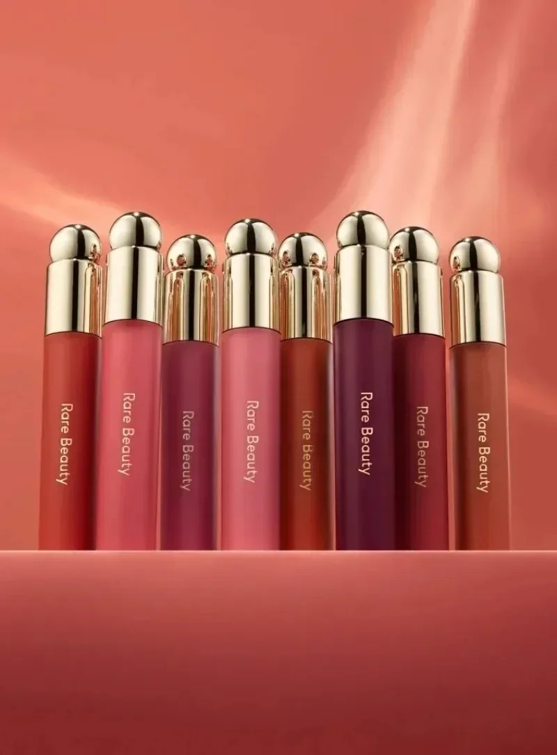 Nuovo Gloss Labbra Liquido Rar - Rare Beauty Makeup Kit recensione e prezzo