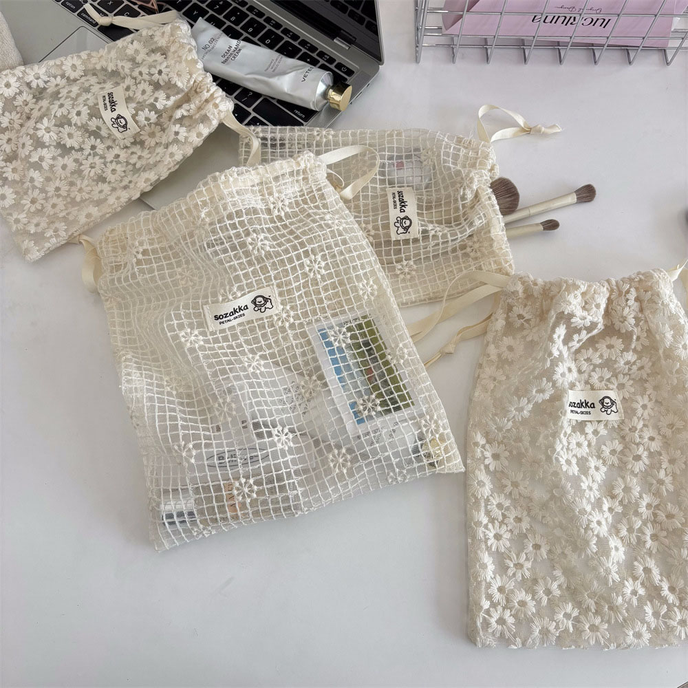 Borsa per il Trucco in Pizzo R - Makeup Organizer recensione e prezzo